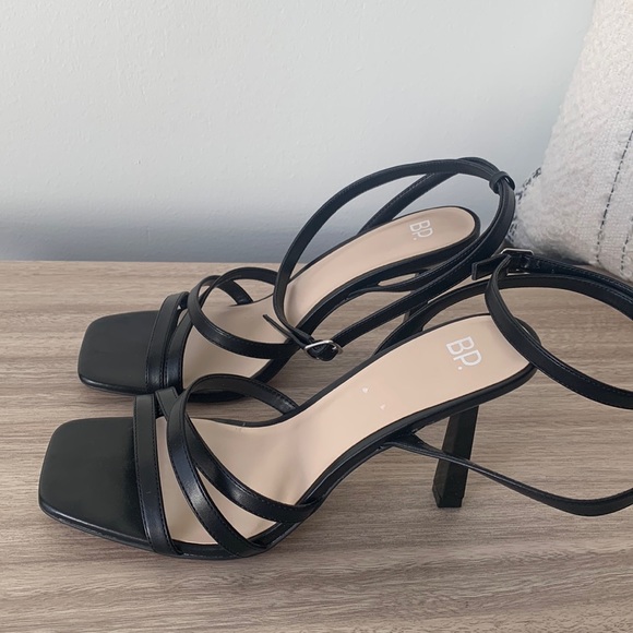 Nordstrom BP Karla Black Strappy Leather Heels! Size 8.5 - Picture 1 of 6